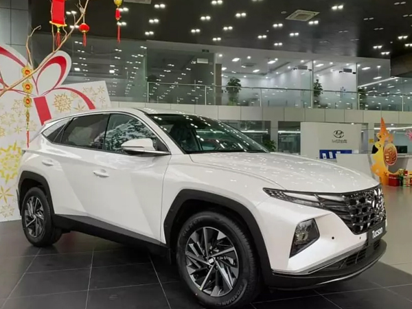 Bất ngờ làn sóng tăng giá ồ ạt của thị trường ô tô Việt