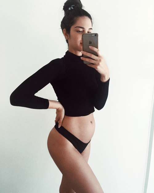 Bà bầu Australia mang thai 6 tháng eo vẫn thon