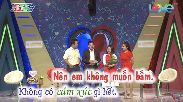 Chàng trai mang 21 câu chất vấn: “Sau chương trình, Trang bỏ lại lời chúc trên bó hoa tôi tặng” Chàng trai mang 21 câu chất vấn: “Sau chương trình, Trang bỏ lại lời chúc trên bó hoa tôi tặng”