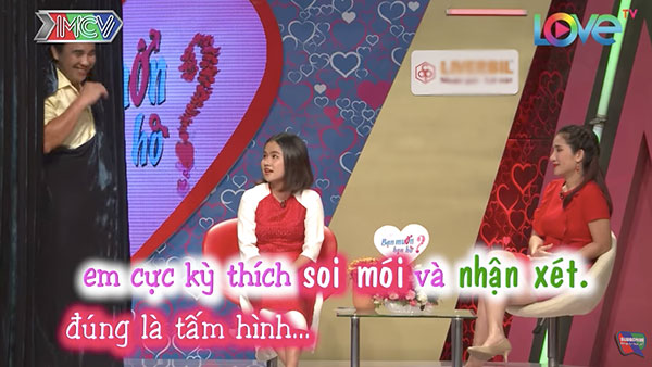 Chàng trai mang 21 câu chất vấn: “Sau chương trình, Trang bỏ lại lời chúc trên bó hoa tôi tặng” Chàng trai mang 21 câu chất vấn: “Sau chương trình, Trang bỏ lại lời chúc trên bó hoa tôi tặng”