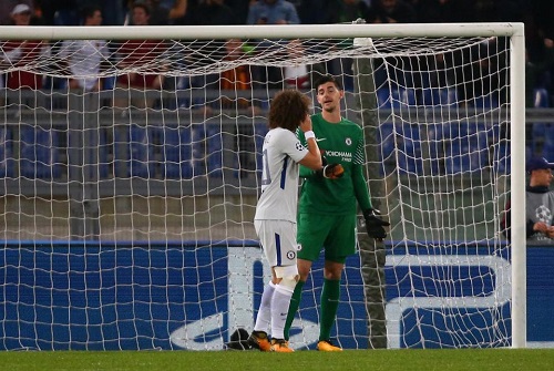 Vì sao Rudiger bỏ bóng cho cầu thủ AS Roma ghi bàn