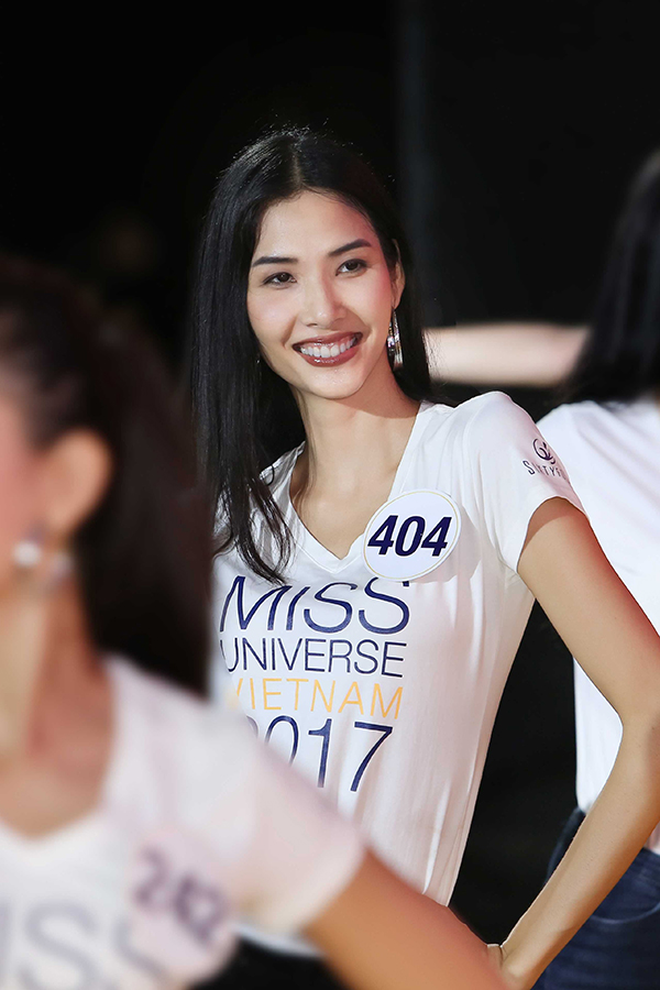 Top 70 Hoa hậu Hoàn vũ Việt Nam 2017 đọ sắc khi trang điểm nhẹ