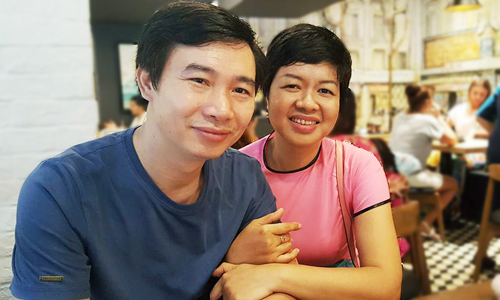 Những nụ hôn của chồng làm thay đổi nữ giám đốc khô như ngói