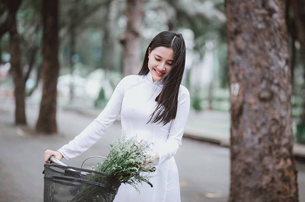 Vóc dáng nuột nà, nóng bỏng của thiếu nữ 18 tuổi Sài Gòn Vóc dáng nuột nà, nóng bỏng của thiếu nữ 18 tuổi Sài Gòn