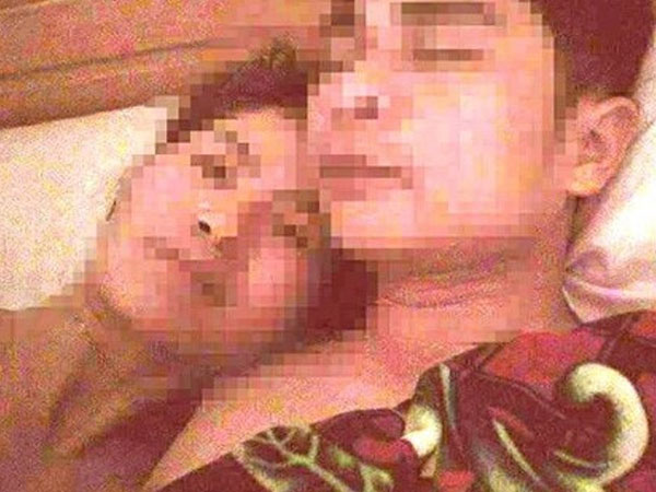 Cách chức chủ tịch xã lộ ảnh nóng với cấp dưới