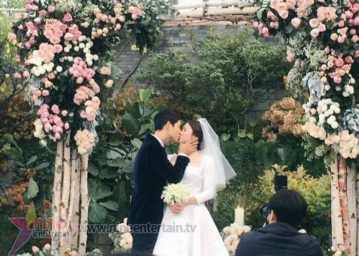 Nhìn lại hành trình yêu đầy ngọt ngào của Song Joong Ki - Song Hye Kyo Nhìn lại hành trình yêu đầy ngọt ngào của Song Joong Ki - Song Hye Kyo