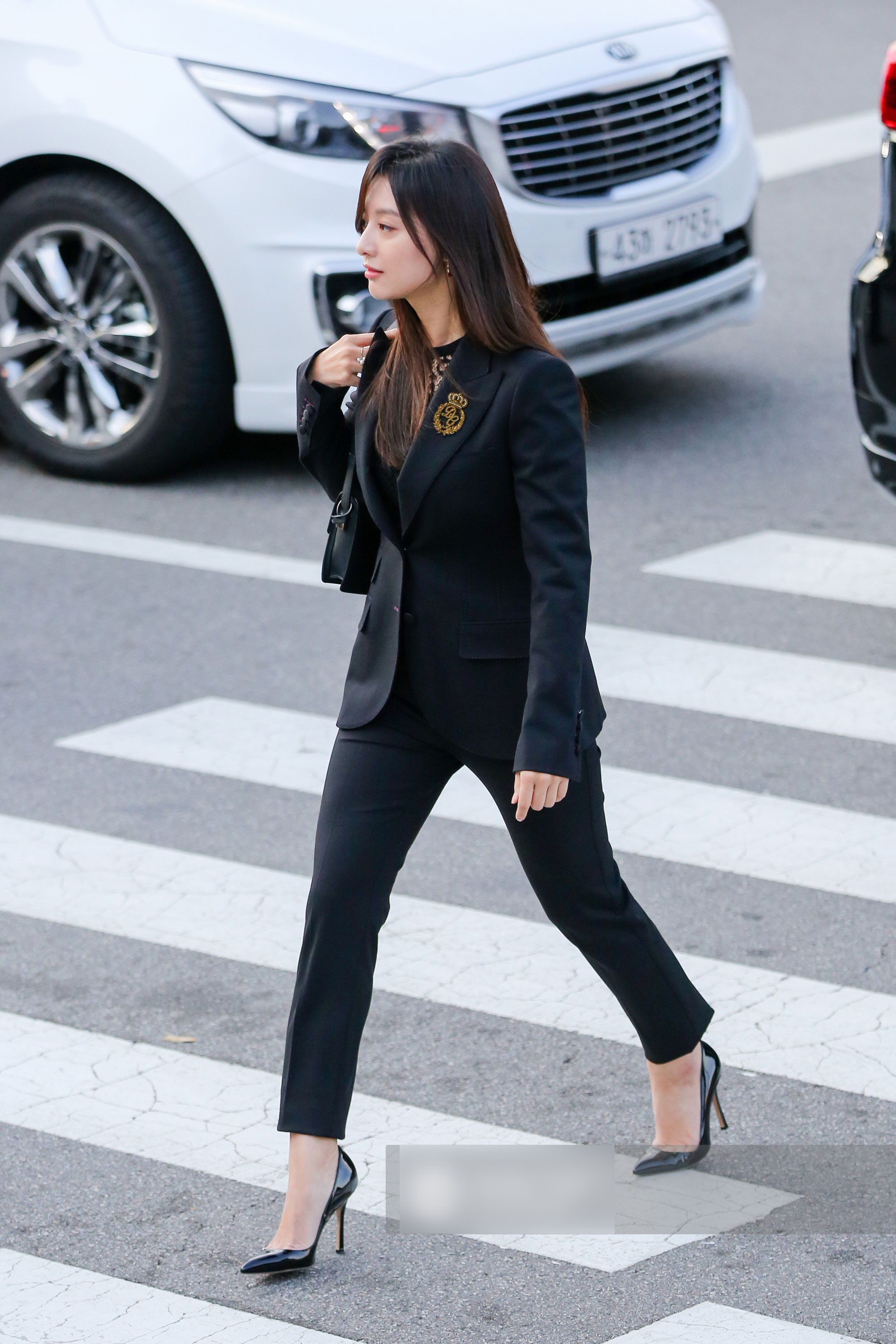 Sau cô dâu Song Hye Kyo, đây chính là mỹ nhân khiến fan đảo điên vì đẹp quá mức cho phép trong siêu đám cưới hôm qua