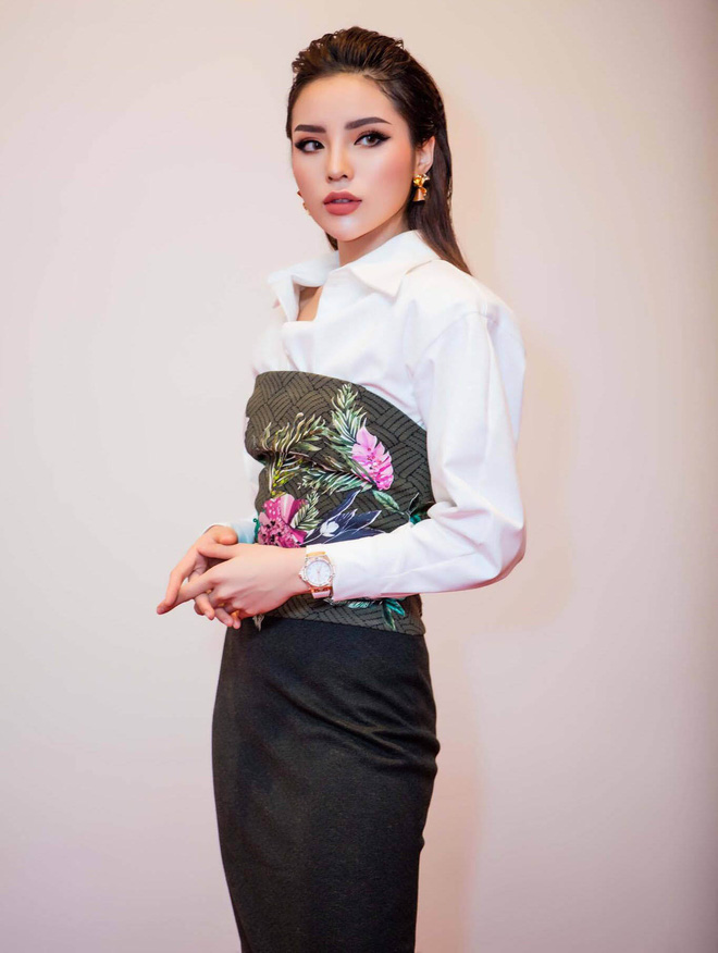 Xuất hiện bên Thanh Hằng, Kỳ Duyên gây chú ý bởi chiếc cằm ngày càng nhọn bất thường