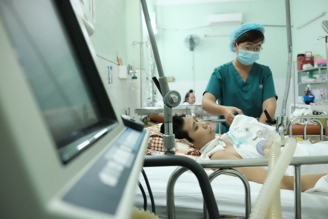 Giữ cây hay giữ trái – Đôi vợ chồng sắp đón con gái đầu lòng thì tai họa bất ngờ ập đến