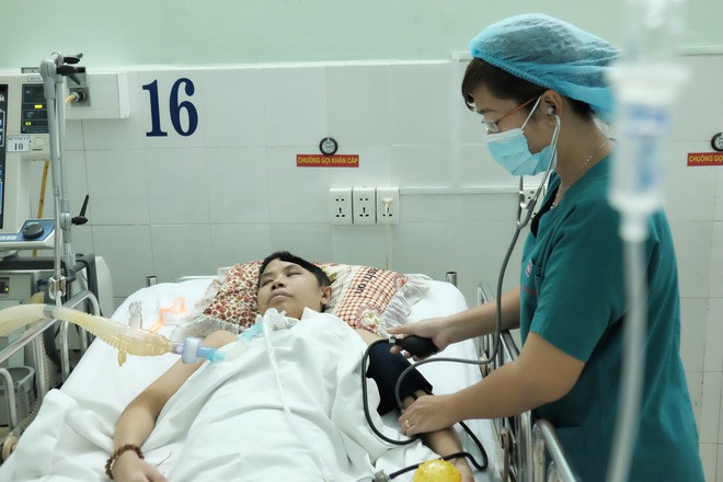 Giữ cây hay giữ trái – Đôi vợ chồng sắp đón con gái đầu lòng thì tai họa bất ngờ ập đến