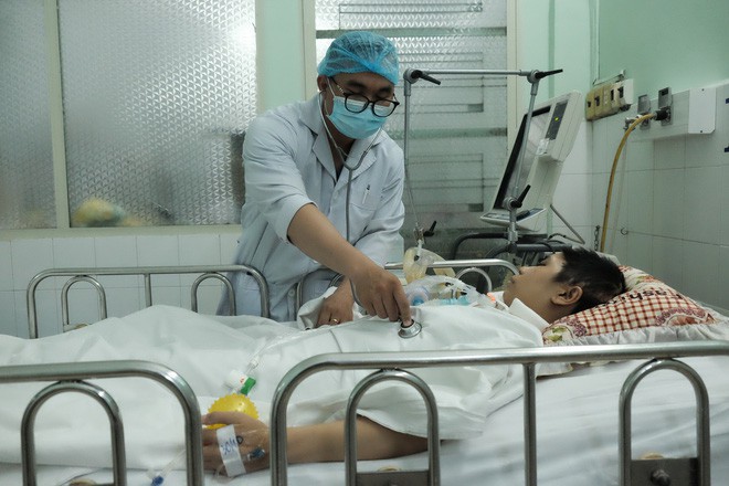 Giữ cây hay giữ trái – Đôi vợ chồng sắp đón con gái đầu lòng thì tai họa bất ngờ ập đến