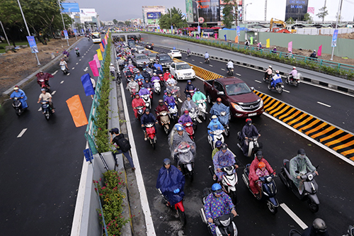 Đà Nẵng thưởng 200 triệu cho công nhân ngày thông xe hầm chui