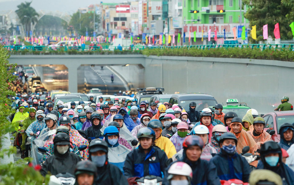 Hầm chui 120 tỷ phục vụ APEC thông xe trong mưa