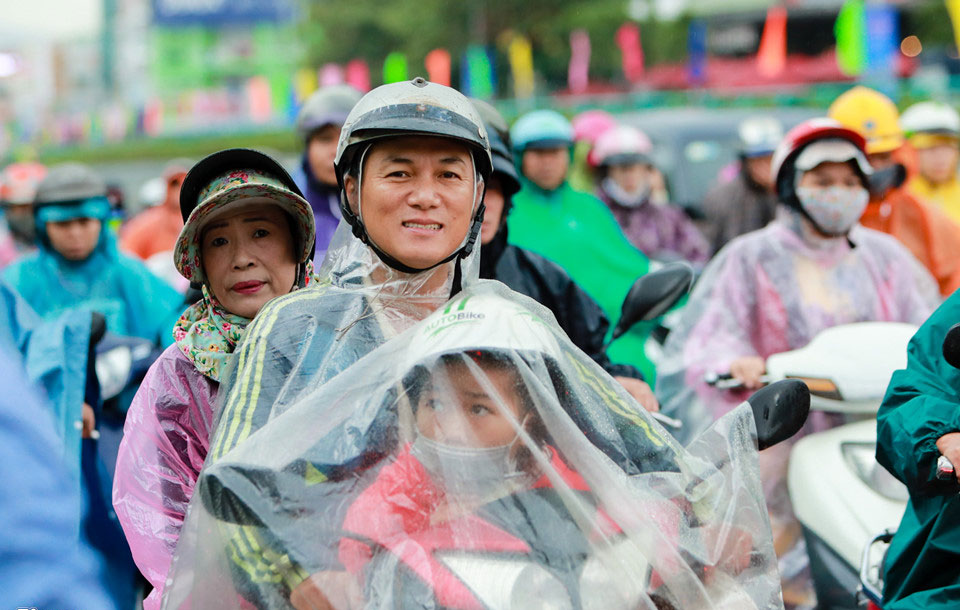 Hầm chui 120 tỷ phục vụ APEC thông xe trong mưa