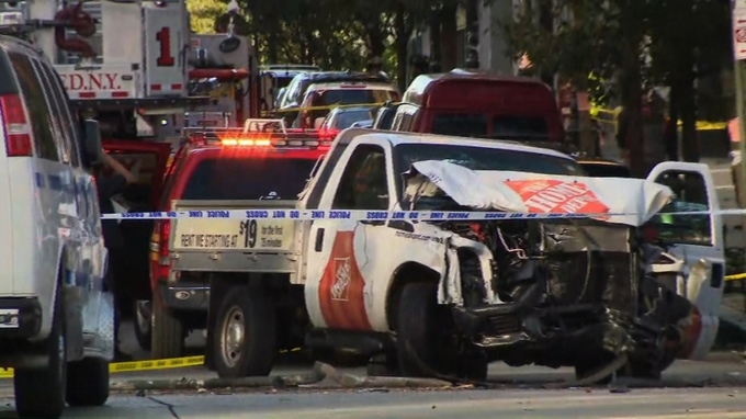 Loạt xe đạp bị đâm nát tại hiện trường tấn công khủng bố New York