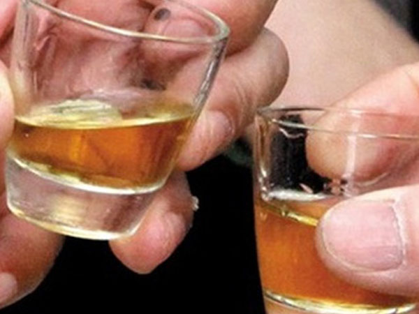 Đoạt mạng bạn nhậu vì điện thoại di động