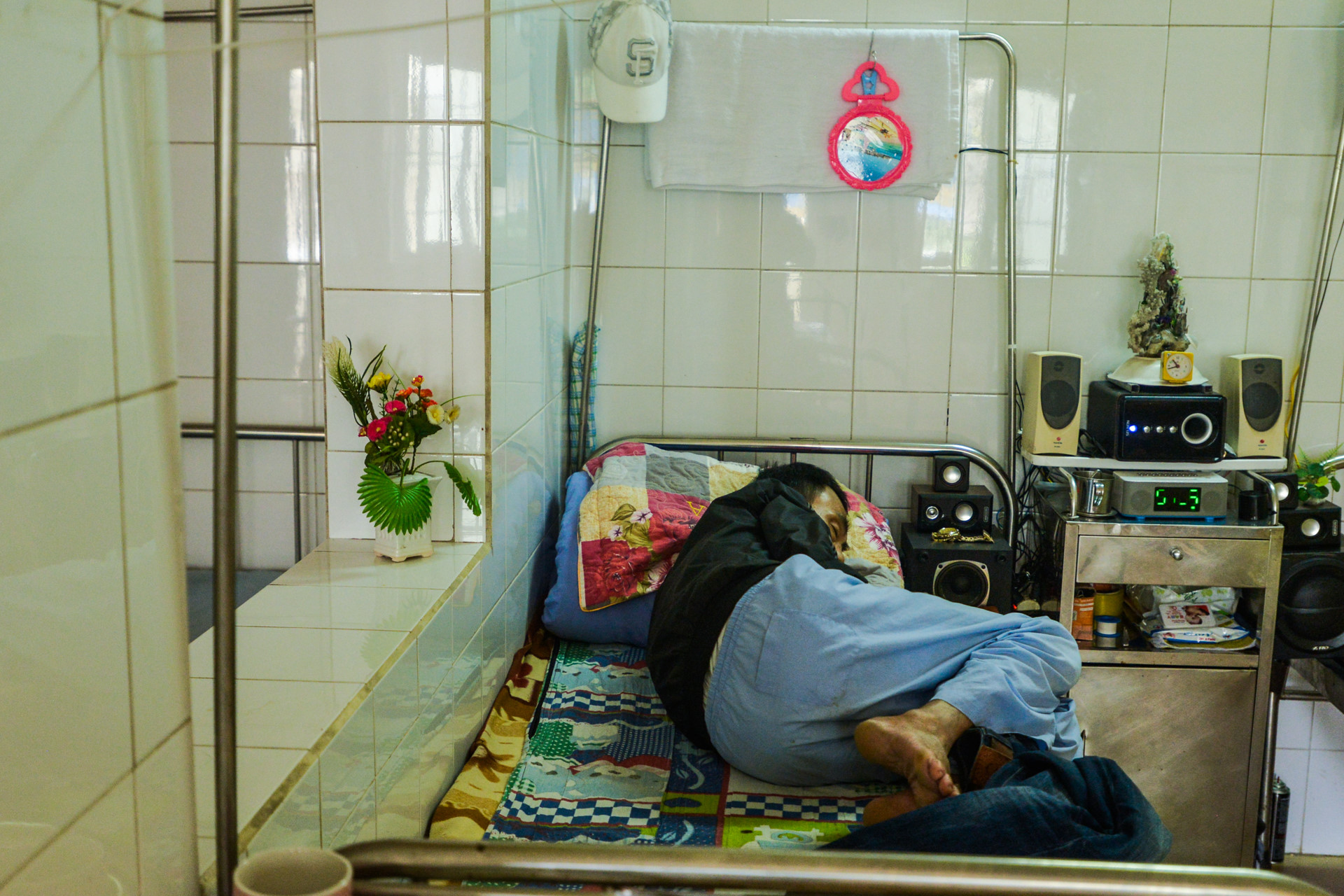 Những bệnh nhân quanh năm không người đến thăm Những bệnh nhân quanh năm không người đến thăm