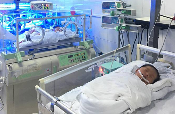 Nhiều bé sơ sinh Bắc Ninh xuất viện sau 10 ngày bị sốc nhiễm khuẩn