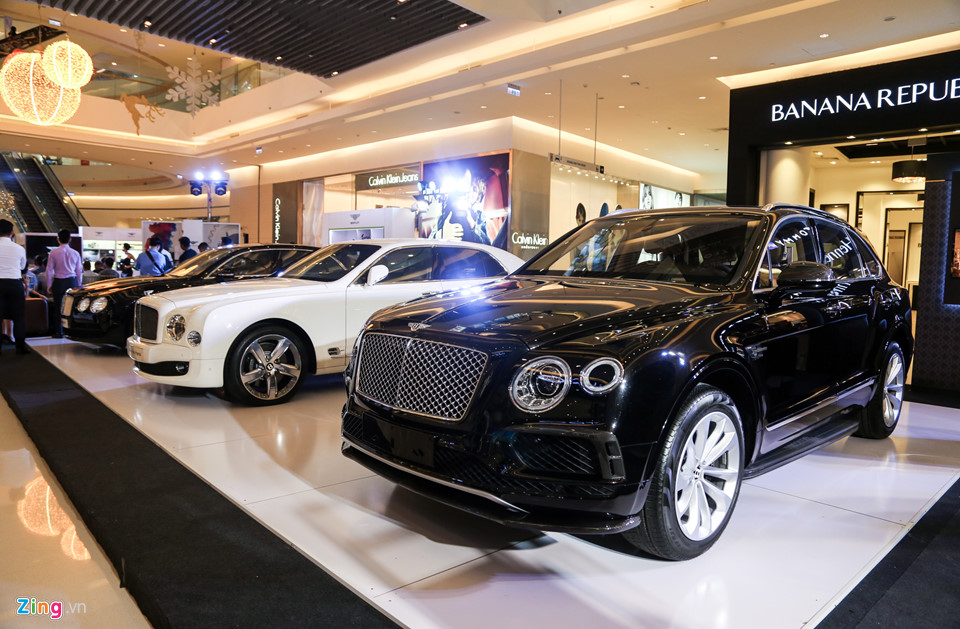 Bentley trưng bày dàn xe triệu đô ở Sài Gòn