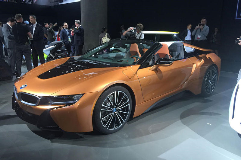 BMW i8 Roadster ra mắt, mạnh 369 mã lực
