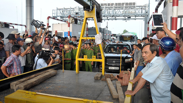 Cảnh sát can thiệp BOT Cai Lậy đúng hay sai?