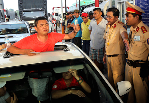 Hai tài xế bị áp giải vì phản ứng BOT Cai Lậy đã được về