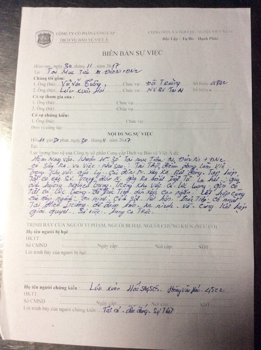 Hà Nội: Thanh niên nẹt pô ở cổng ký túc xá bị người dân đánh, sinh viên la hét cổ vũ trong nhiều giờ