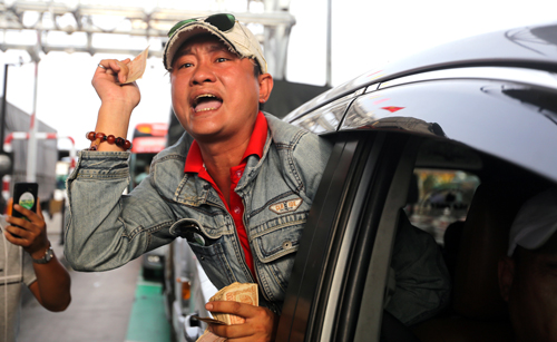 18 giờ hỗn loạn tại trạm BOT Cai Lậy