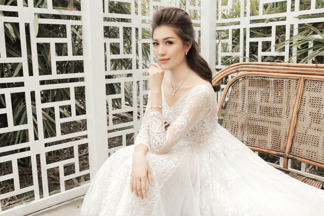 Tạm dừng Hoa hậu Hoàn vũ, Á hậu Lệ Hằng hóa cô dâu yêu kiều