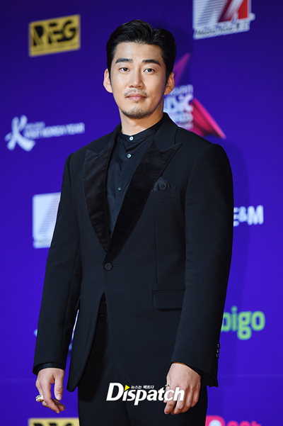 Lee Young Ae cùng dàn sao dự thảm đỏ MAMA Hong Kong