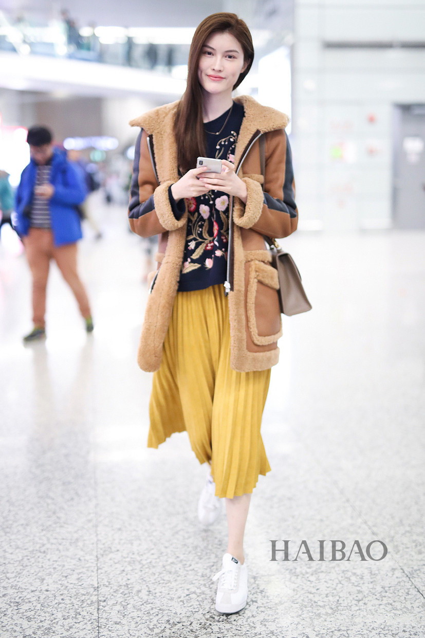 Học sao Hoa ngữ cách diện váy xuống phố ngày lạnh