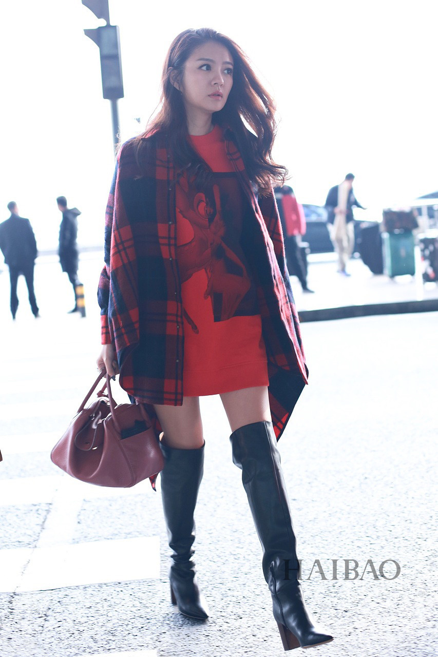 Học sao Hoa ngữ cách diện váy xuống phố ngày lạnh