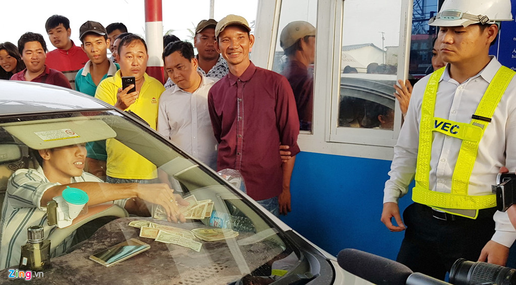 Vì sao BOT Cai Lậy hỗn loạn ngày đầu thu phí trở lại sau 3 tháng?