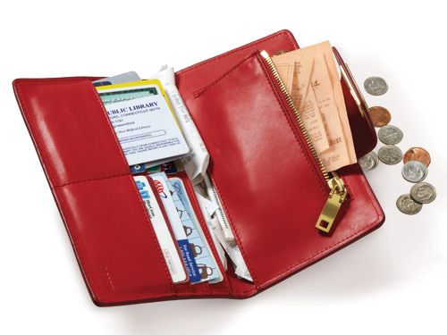 Để ảnh chồng con trong ví hóa ra lại là thói quen khiến tài lộc chẳng dám chui vào