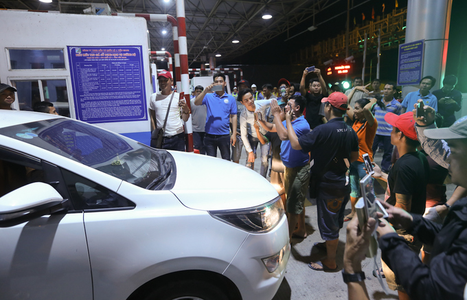 Bắt 4 thanh niên cướp của du khách nước ngoài