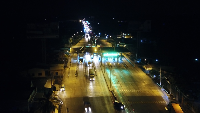 Tài xế đòi thối 100 đồng, BOT Cai Lậy xả trạm lần ba giữa đêm