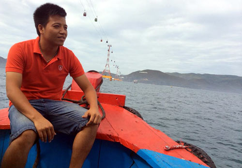 Cuộc gọi nhờ chuộc bạn lúc 1 giờ sáng khiến hướng dẫn viên run rẩy