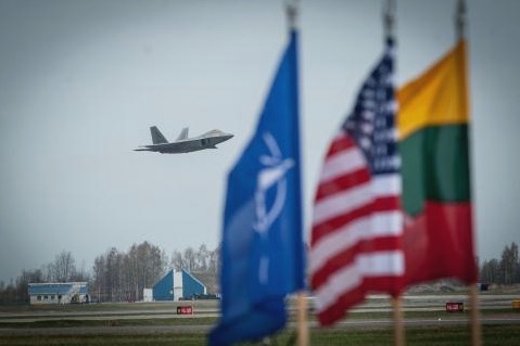 F-22 diệt Su-30SM khi máy bay Nga chưa kịp phát hiện