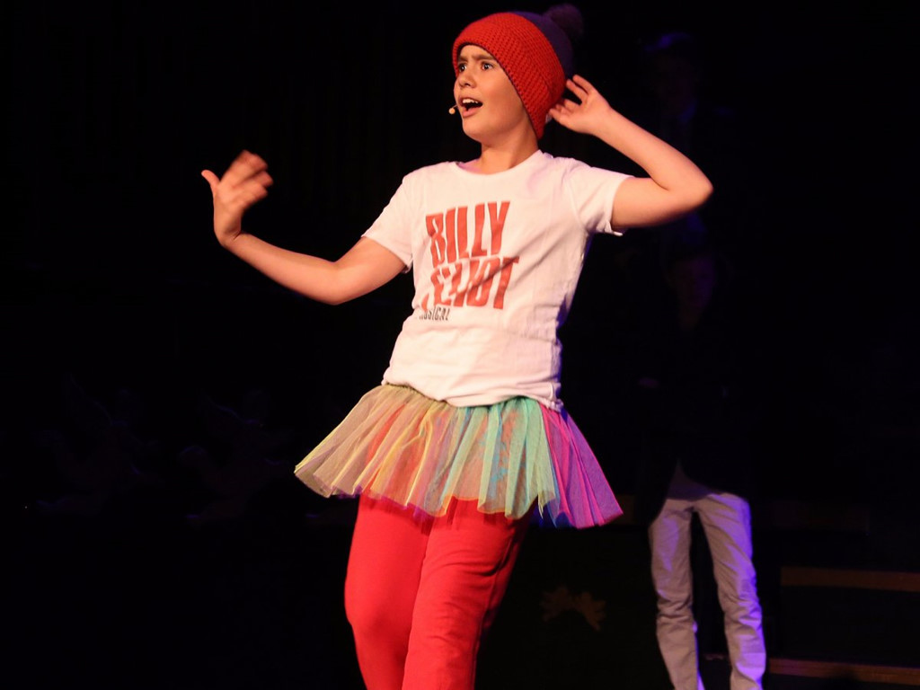 Cuộc sống muôn màu của CEO 12 tuổi có vẻ ngoài giống Justin Bieber