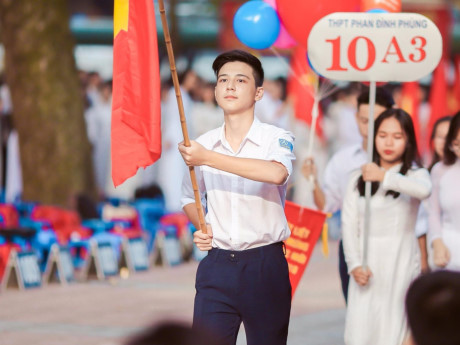 10 chàng trai được giới trẻ Việt yêu mến nhất hiện nay là ai? 10 chàng trai được giới trẻ Việt yêu mến nhất hiện nay là ai?