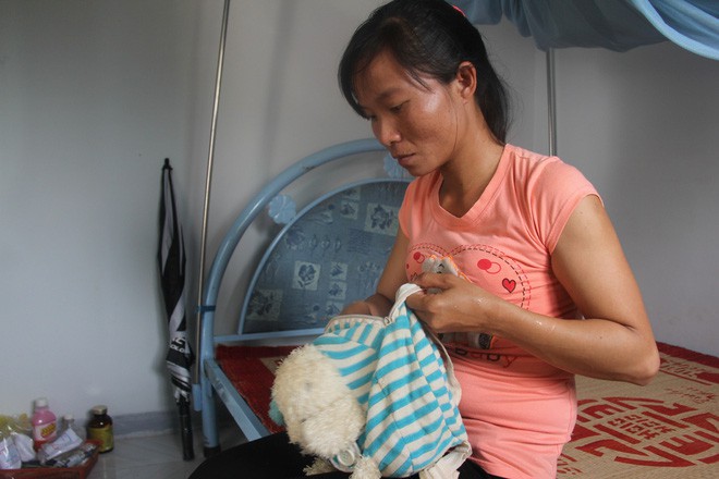 Mâu thuẫn với bố mẹ chồng khi mang thai, đến lúc sinh con, người phụ nữ cũng bị cướp trắng quyền làm mẹ