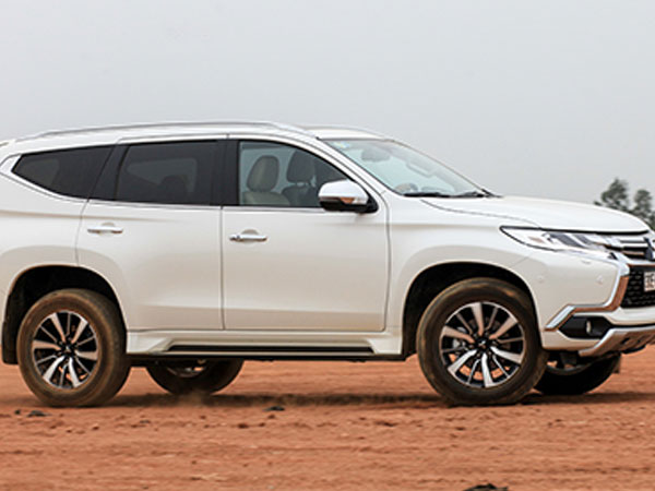 Pajero Sport giảm 206 triệu - bằng giá Fortuner tại Việt Nam