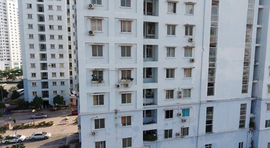 Bị dân chê, hàng loạt tòa nhà tái định cư bỏ hoang tại Hà Nội