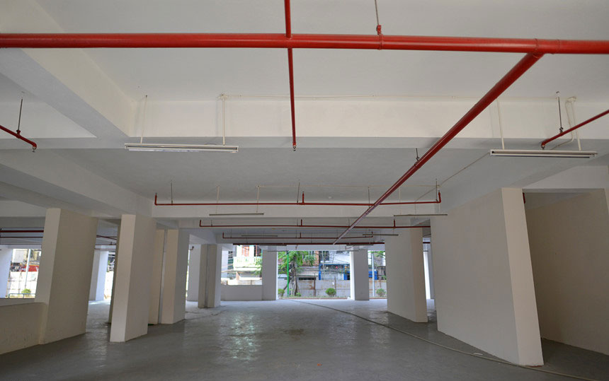 Bị dân chê, hàng loạt tòa nhà tái định cư bỏ hoang tại Hà Nội