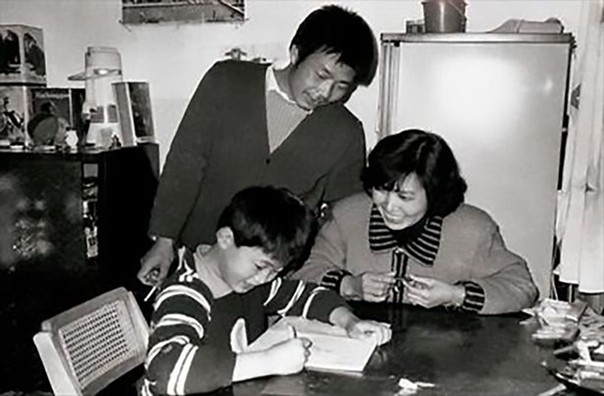 Nuôi nhầm con nhà người, hai gia đình tưởng họa mà lại là phúc