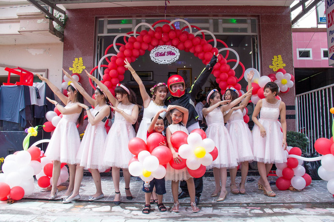 Trang phục cực chất và dàn xế khủng rước dâu trong đám cưới của cặp đôi Sài Thành