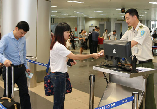 Sân bay Nội Bài siết chặt an ninh dịp APEC