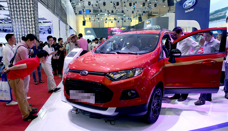 Toyota đồng loạt giảm giá: Báo hiệu ô tô 2018 xuống kịch sàn