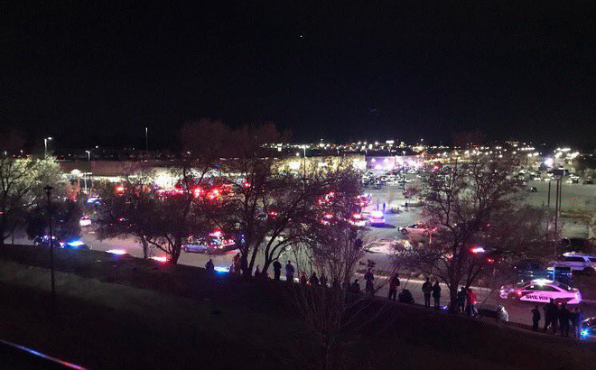 Xả súng bên trong siêu thị Walmart (Mỹ), nhiều người bị thương