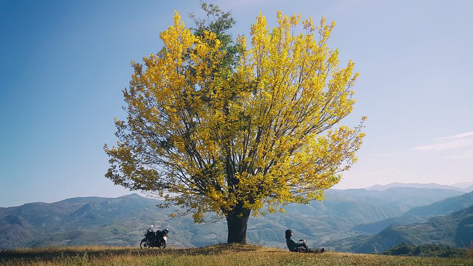 Mẹ chàng trai Việt đi xe máy đến Pháp: Tôi nín thở dõi theo con